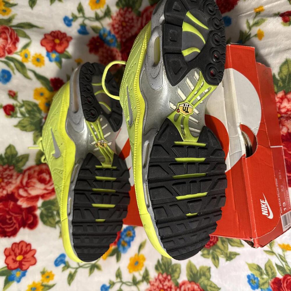 Nike Air Max Plus size 13 TN Neon Yellow Sneakers - Picture 5 of 7